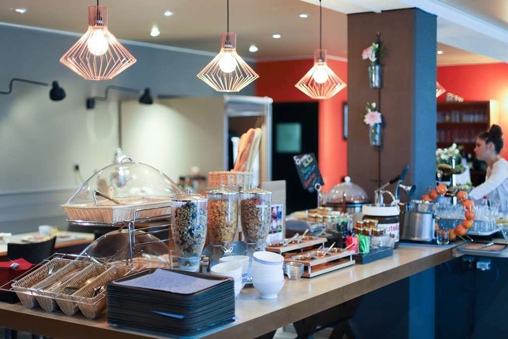 Kyriad Rouen Nord - Mont Saint Aignan Restaurant photo