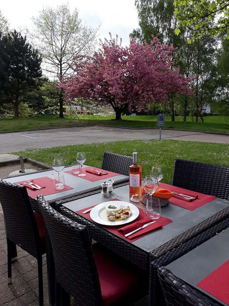 Kyriad Rouen Nord - Mont Saint Aignan Restaurant photo